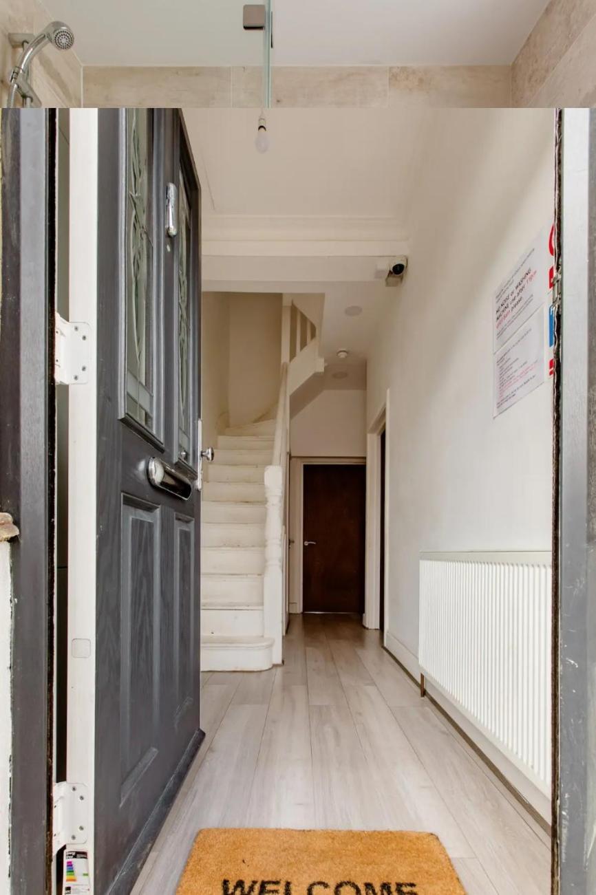 Double Room Edmonton Green, London N9 ภายนอก รูปภาพ